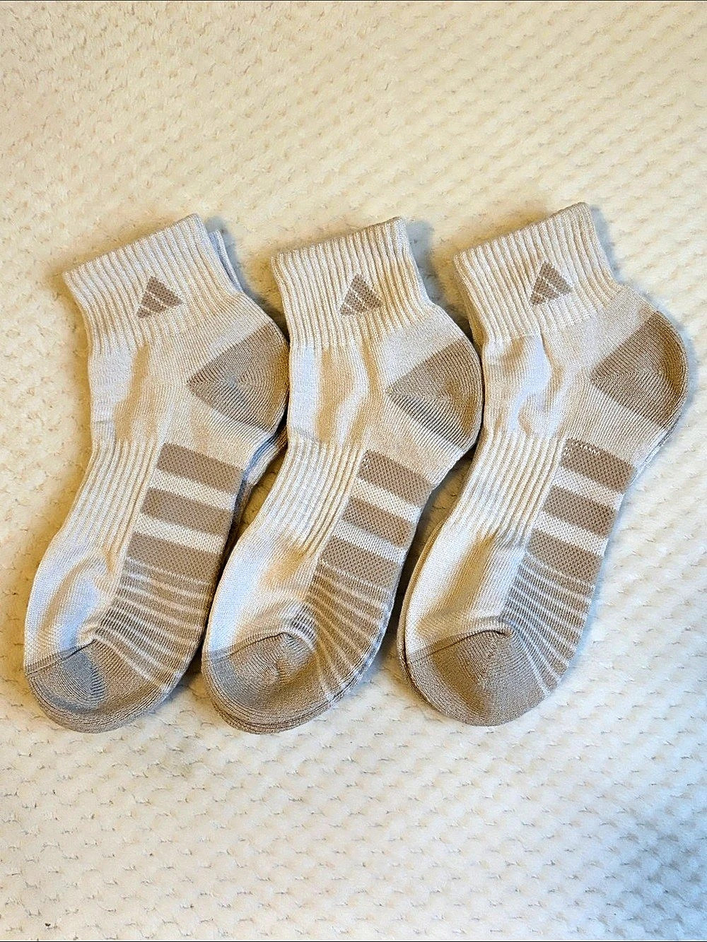 NWOT Adidas Athletic Cushioned Quarter Socks - 3 Pairs Medium